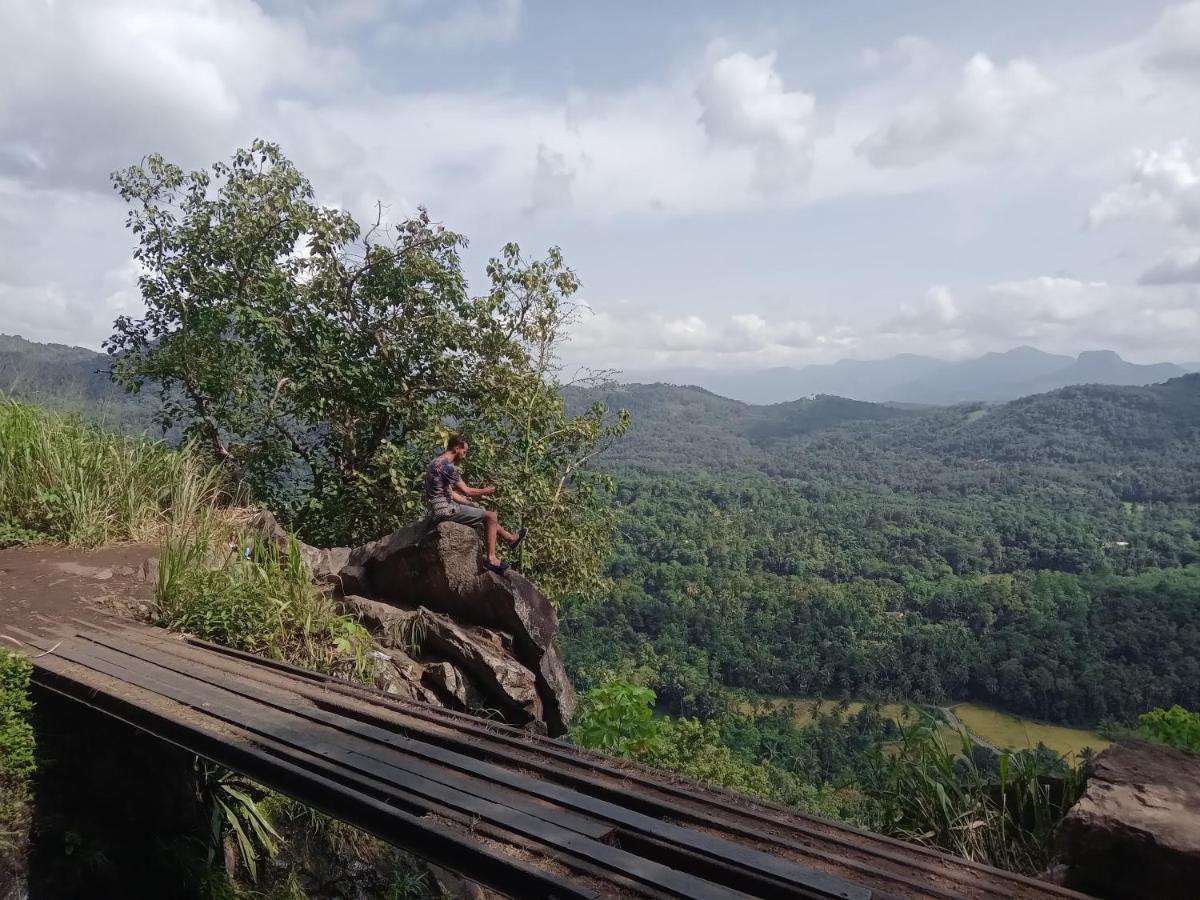 Jungle Village Homestay Пинавала Екстериор снимка